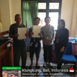 Tim Layanan Inovasi Kerthagosa Kantor Pertanahan Kabupaten Klungkung Serahkan Sertipikat Langsung kepada Masyarakat di Nusa Penida