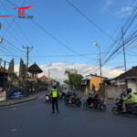 Ciptakan Kelancaran Arus Lalu Lintas, Polsek Abiansemal Tempatkan Personel Di Simpul-Simpul Jalan Strategis