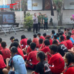 Kapolsek Mengwi Tanamkan Kesadaran Hukum kepada Siswa Baru SMP Negeri 3 Mengwi Melalui MPLS