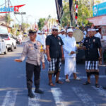 Polsek Denpasar Selatan Amankan Prosesi Melasti Rangkaian Piodalan Tilem Kajeng di Sanur