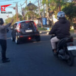 Wujud Pelayanan di Pagi Hari, Personil Polsek Bangli Laksanakan Pengaturan Arus Lalulintas