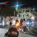 Arus Lalin di Simpang Short Cut Canggu Tibubeneng Padat Personel Polsek Kuta Utara Siaga Atur Lalin