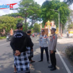 Prosesi Pelebon Ibunda Rai Darmawijaya Mantra, Polsek Dentim Pastikan Arus Lalu Lintas Aman dan Lancar